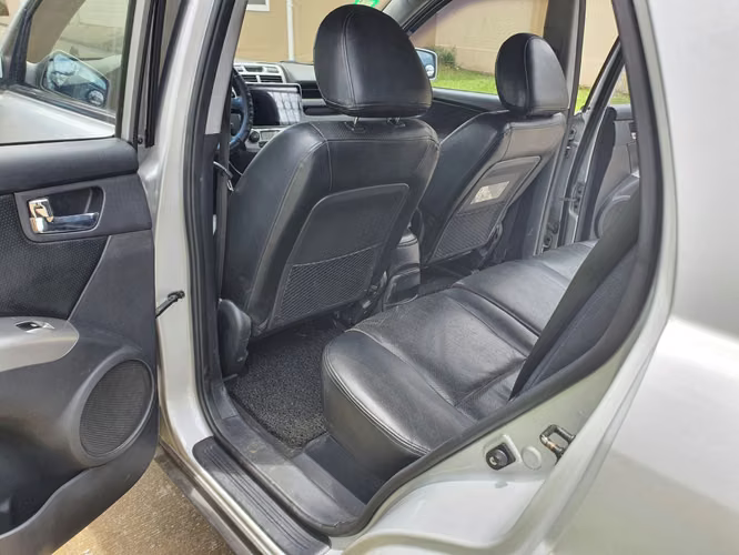 Es una SUV en excelente estado por fuera y por dentro, funciona perfectamente e ideal para disfrutar de viajar