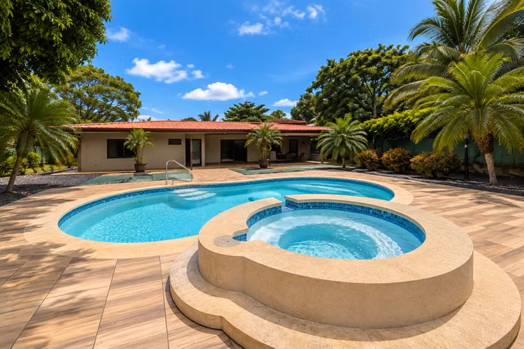 Propiedad en Venta en Orotina | 1.561 m² | Piscina y Rancho -15