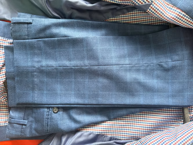 Traje AFFARI Soho comprado en Saúl – Azul a Cuadros – 34R / 28R