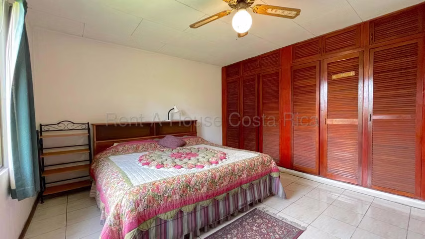 Venta de Casa Esquinera de una Planta en San Rafael de Escazú. RAH 27-632 - Imagen 5