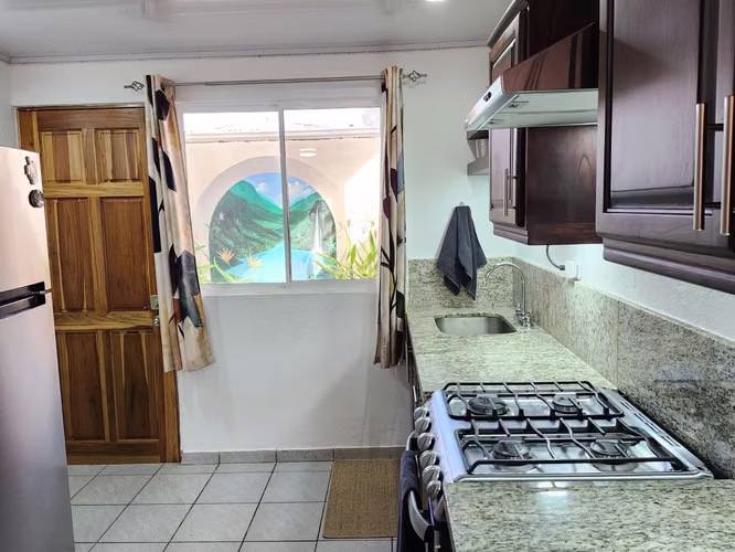 4BR/2BA House in Jacó – 3 Blocks to Beach & 2 Blocks to the Downtown NIGHTLIFE! - Imagen 17