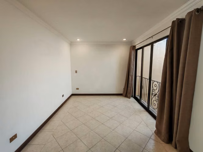 Se alquila apartamento en San Rafael de Escazú. Disponible 1ERO OCTUBRE. - Imagen 12