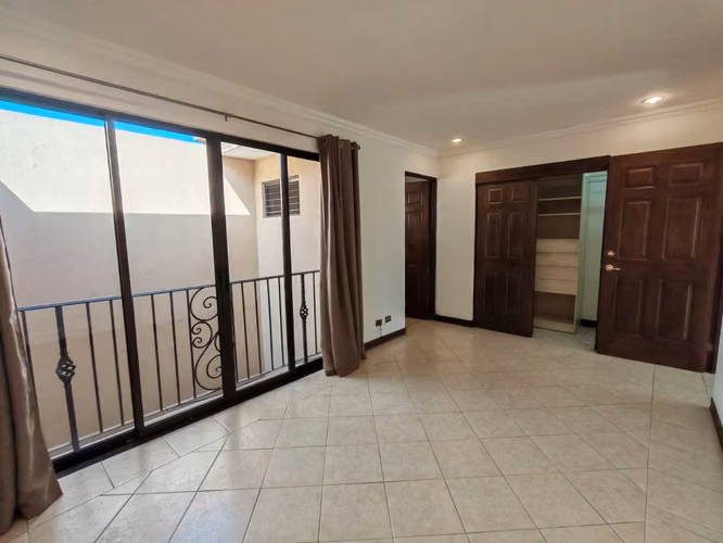 Se alquila apartamento en San Rafael de Escazú. Disponible 1ERO OCTUBRE. - Imagen 13