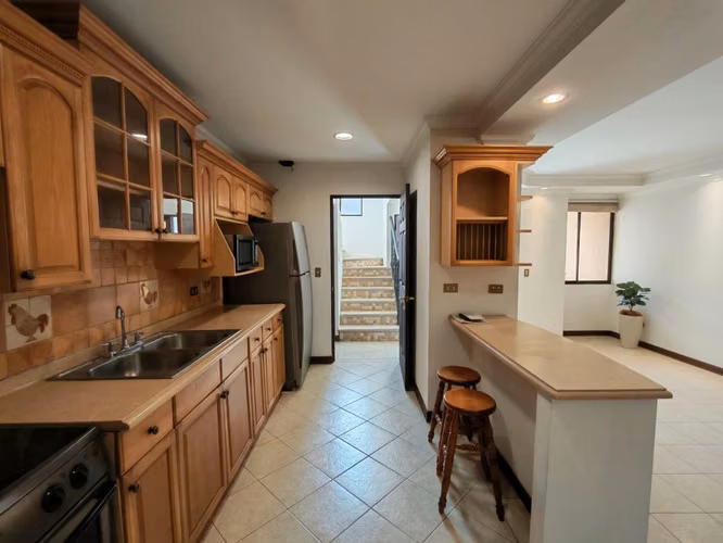 Se alquila apartamento en San Rafael de Escazú. Disponible 1ERO OCTUBRE. - Imagen 5