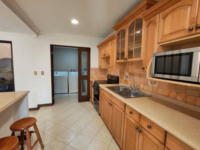 Se alquila apartamento en San Rafael de Escazú. Disponible 1ERO OCTUBRE. - Imagen 6