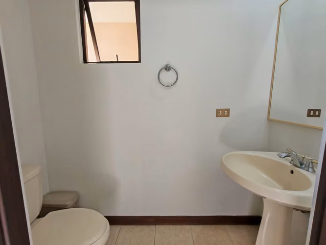 Se alquila apartamento en San Rafael de Escazú. Disponible 1ERO OCTUBRE. - Imagen 4