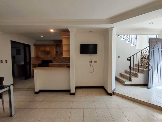 Se alquila apartamento en San Rafael de Escazú. Disponible 1ERO OCTUBRE. - Imagen 2