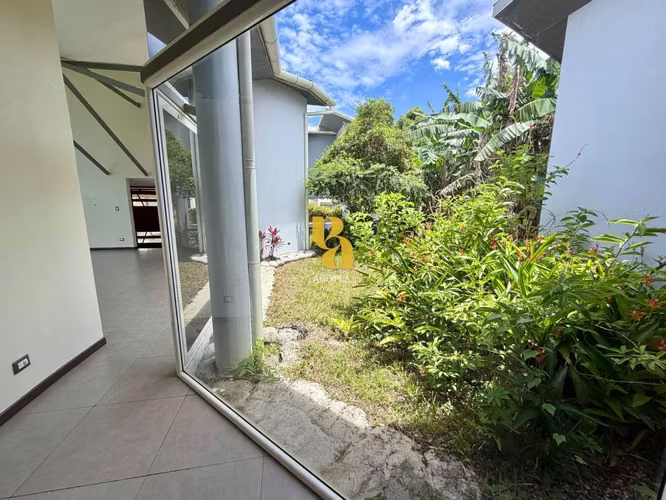 Alquiler de casa tropical contemporánea de 1 nivel enLa Guácima, Alajuela  - Imagen 6