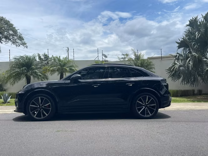 PORSCHE MACAN TURBO ELECTRIC - Imagen 19