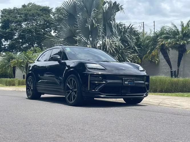PORSCHE MACAN TURBO ELECTRIC
