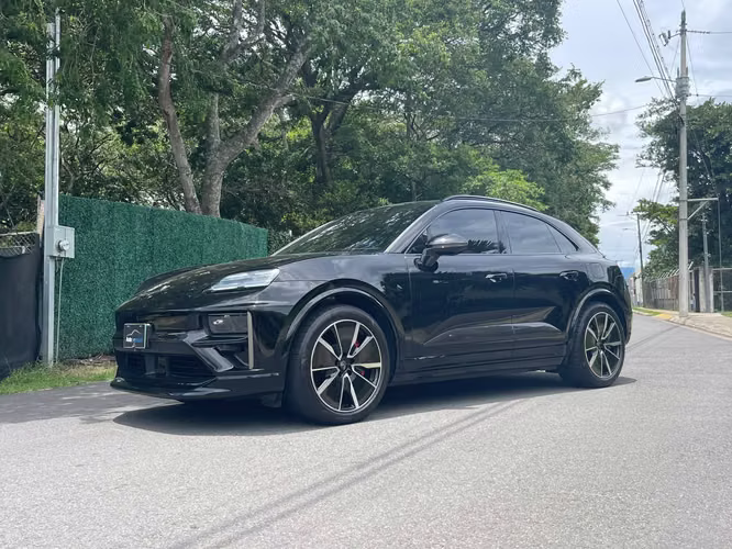 PORSCHE MACAN TURBO ELECTRIC - Imagen 8