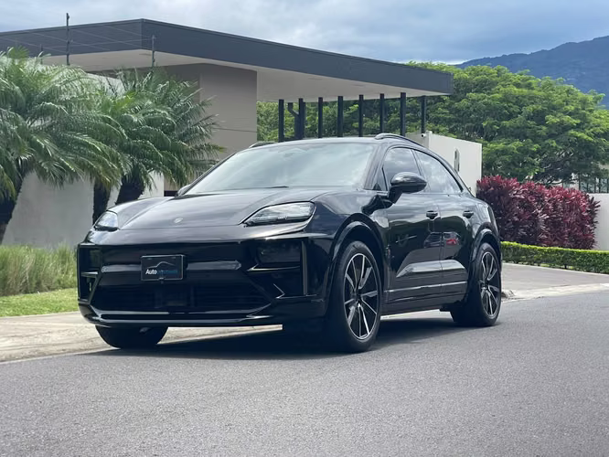 PORSCHE MACAN TURBO ELECTRIC - Imagen 14
