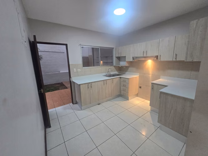 Alquiler Amplia Casa Tres Rios - Imagen 6