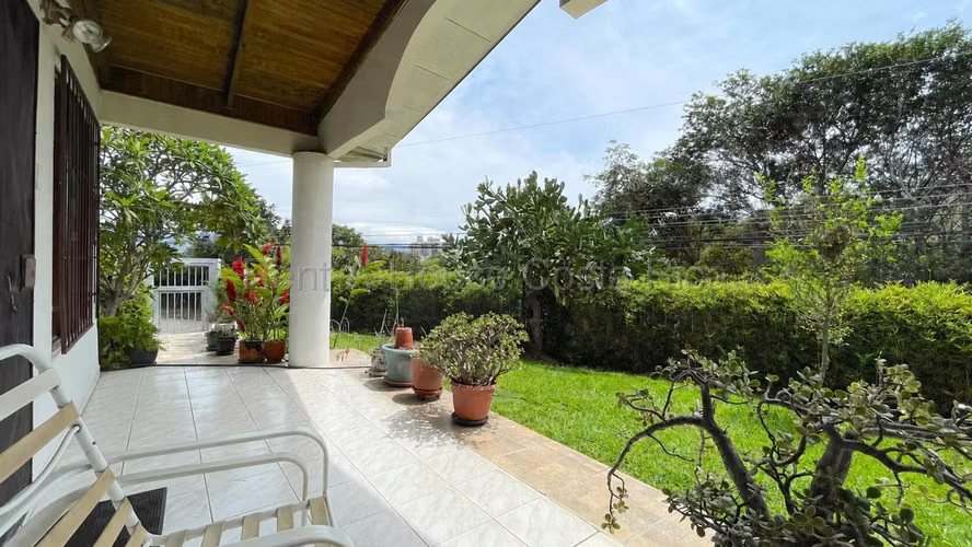 Casa en venta independiente, esquinera y de un nivel, Escazú, San Rafael - Imagen 6