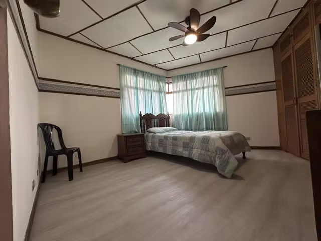 En VENTA casa de dos niveles en San Pablo de Heredia. - Imagen 17