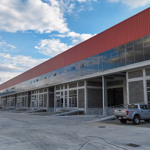 Ofibodegas en El Coyol con andén de carga y seguridad 24/7