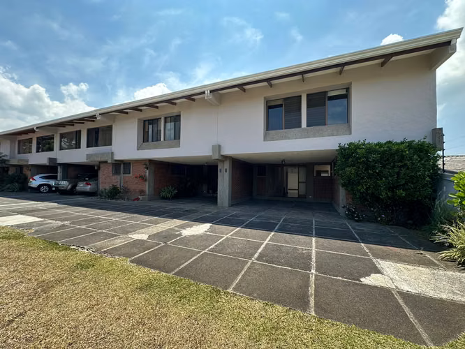 Venta de casa en Escazú. Para inversión! P197 - Imagen 9