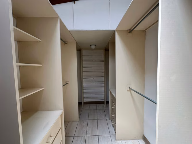 Venta de casa en Escazú. Para inversión! P197 - Imagen 15
