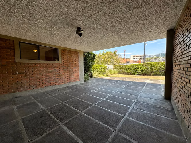 Venta de casa en Escazú. Para inversión! P197 - Imagen 8