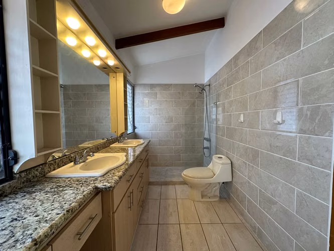 Venta de casa en Escazú. Para inversión! P197 - Imagen 14