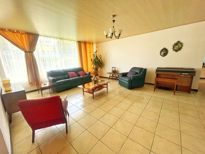 Casa en venta, una sola planta, uso de suelo mixto, en Sabana! P517 - Imagen 5
