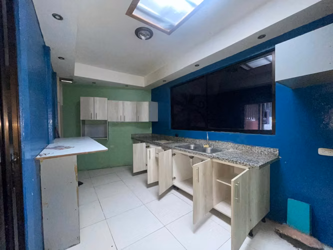Casa PARA REMODELAR en San Juan de Dios Desamparados! P562 - Imagen 7