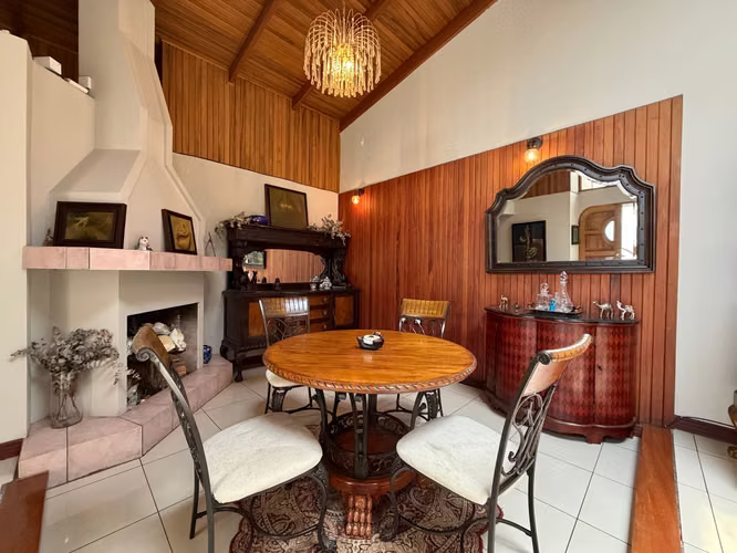 Casa en venta en Los Yoses, San José | 4 habitaciones | 225 m² EM512 - Imagen 2