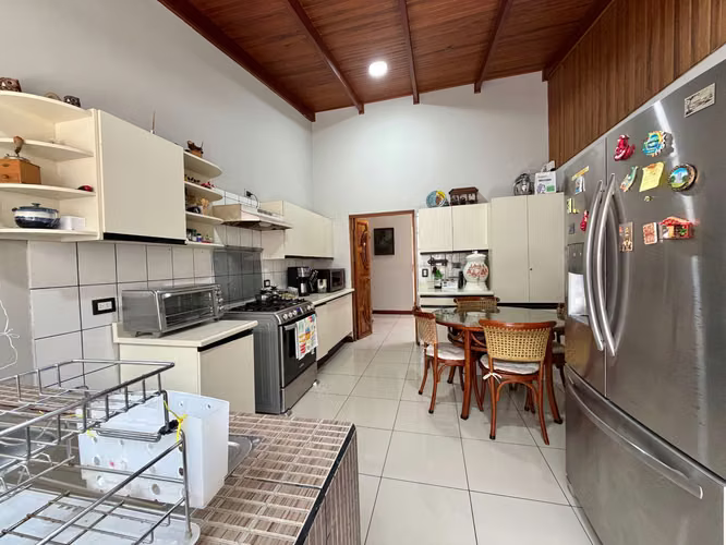 Casa en venta en Los Yoses, San José | 4 habitaciones | 225 m² EM512 - Imagen 11