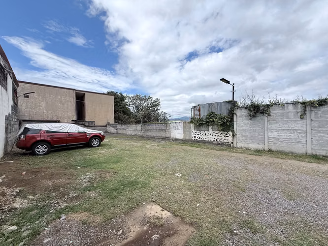 Lote de Uso Mixto con Alto Potencial de Desarrollo | Tres Ríos - Imagen 1