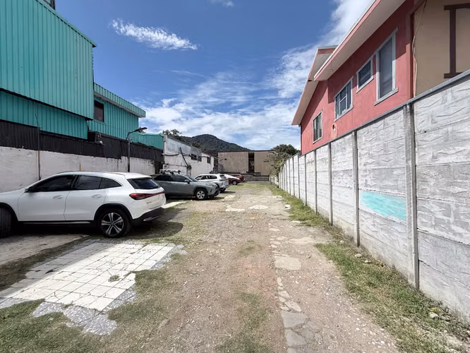 Lote de Uso Mixto con Alto Potencial de Desarrollo | Tres Ríos - Imagen 2