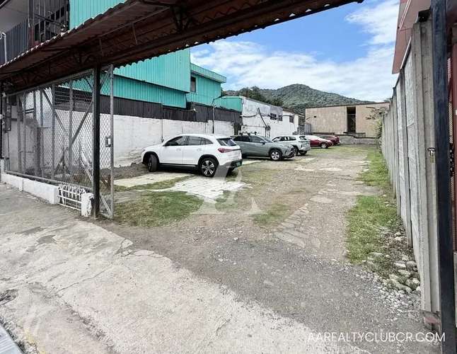 Lote de Uso Mixto con Alto Potencial de Desarrollo | Tres Ríos