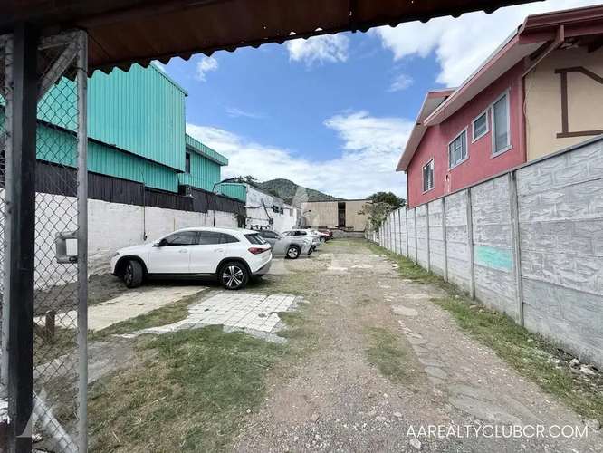 Lote de Uso Mixto con Alto Potencial de Desarrollo | Tres Ríos