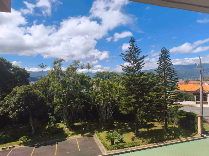 Apartamento con vista en San Pedro Montes de Oca - Imagen 8