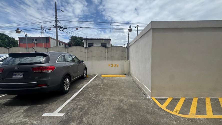 Apartamento moderno en condominio seguro – Sagrada Familia, San José   Referencia: 27-690 - Imagen 18