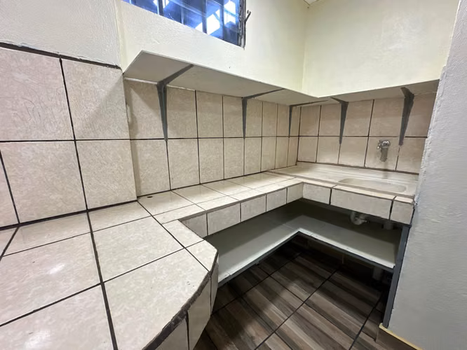 Propiedad Multifamiliar en Venta | Casa + 5 Apartamentos | Desamparados -15 - Imagen 8