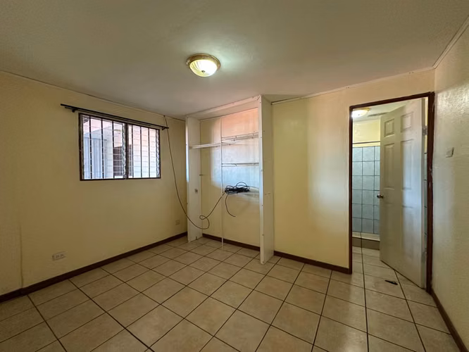 Propiedad Multifamiliar en Venta | Casa + 5 Apartamentos | Desamparados -15 - Imagen 6