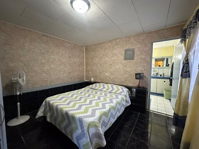 Propiedad Multifamiliar en Venta | Casa + 5 Apartamentos | Desamparados -15 - Imagen 12