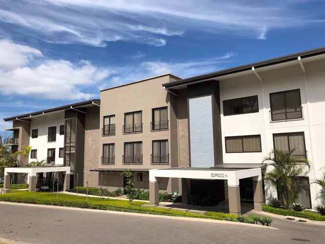 ALQUILER DE APARTAMENTO CON LINEA BLANCA EN FLATS 21 - SANTA ANA - Imagen 2
