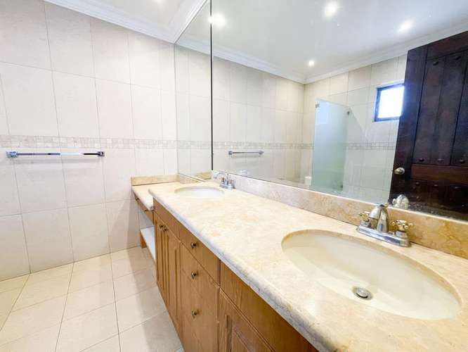 Alquiler de casa con piscina propia - Imagen 17