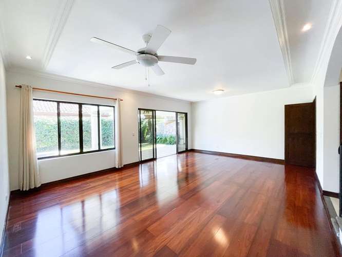 Alquiler de casa con piscina propia - Imagen 18