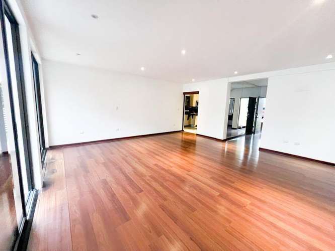 Alquiler de casa con piscina propia - Imagen 2