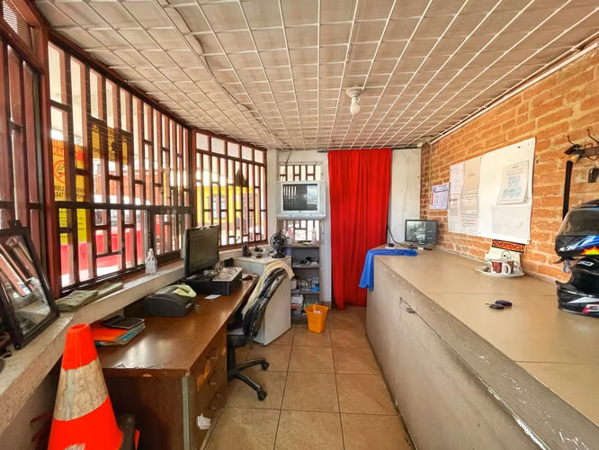 PARQUEO EN ALQUILER | BARRIO AMÓN| GRAN OPORTUNIDAD! P397