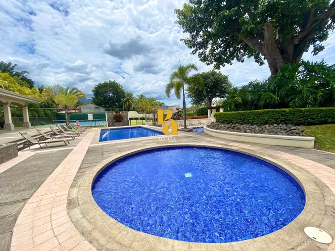 Alquiler de amplia casa con terraza y jardín en condominio, Pozos de Santa Ana  - Imagen 20