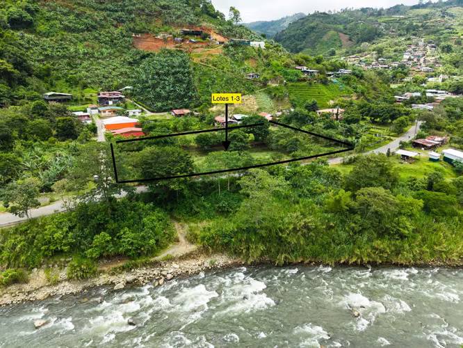 Living by the river, in the heart of the Orosi Valley.