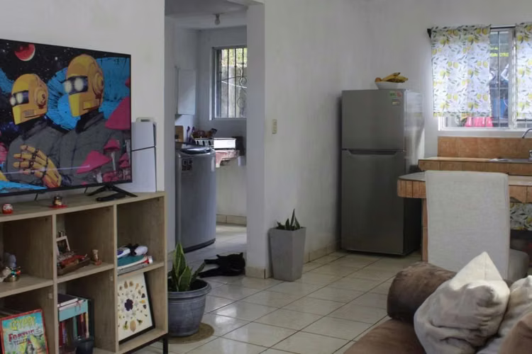 ALQUILER DE CASA SEMI AMOBLADA EN RÍO ORO DE SANTA ANA CON AMPLIO JARDÍN PRIVADO