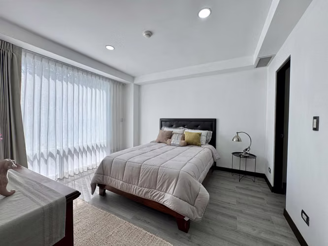 Alquiler de apartamento en Los Laureles, Escazú | 3 habitaciones con baño | 260 m² - Imagen 3