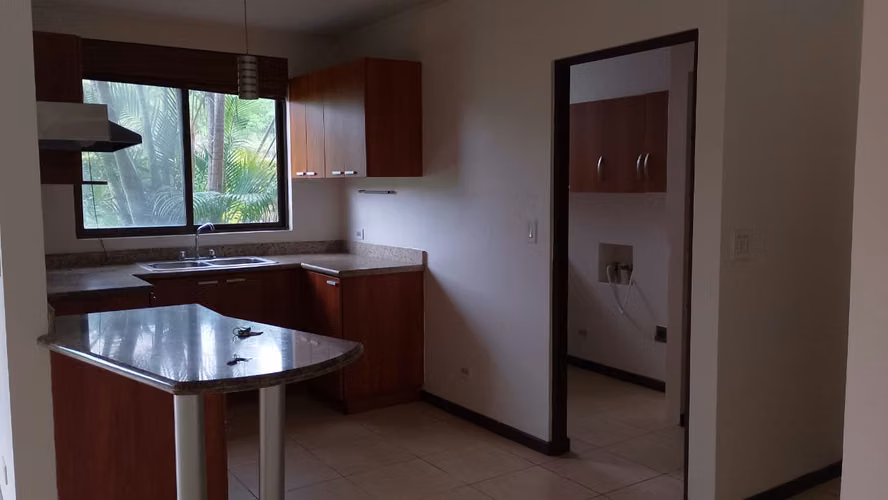 Alquiler de apartamento en Brisas del Oeste: Naturaleza y amplitud en planta baja (ref : 52) - Imagen 12
