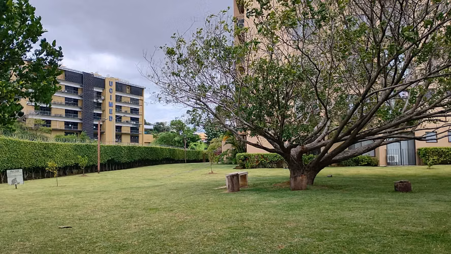 Alquiler de apartamento en Brisas del Oeste: Naturaleza y amplitud en planta baja (ref : 52)