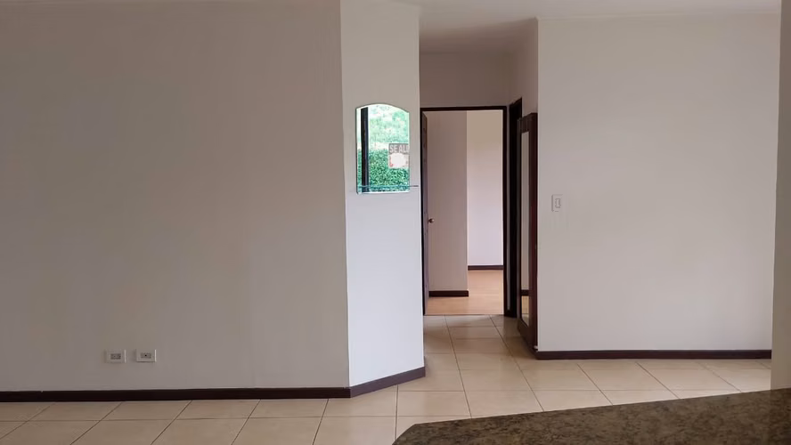 Alquiler de apartamento en Brisas del Oeste: Naturaleza y amplitud en planta baja (ref : 52) - Imagen 7