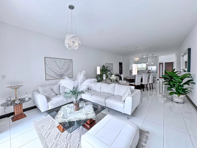 Casa Luz one level home with pool for sale in Escazu - Imagen 12